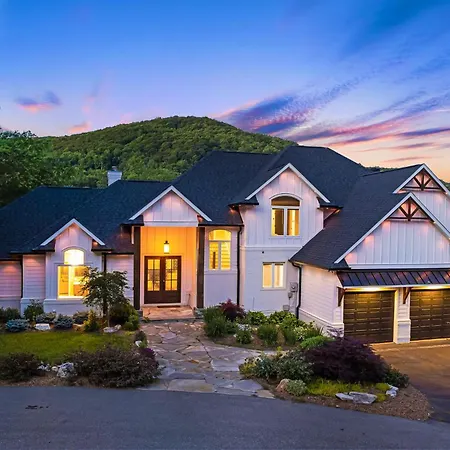 Blue Sky Manor By Carolina Mornings Villa